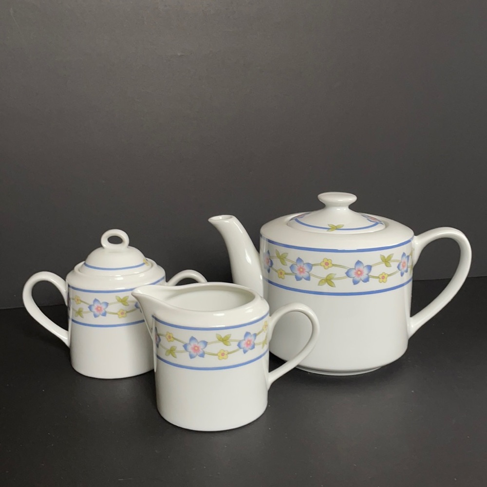 Tea Set Calais Abbott Collection Japan TeaPot Creamer and Sugar Bowl w Lid 3pc